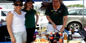 Die wenners van die Potjiekos kompetisie. Hulle het ‘n springbokpotjie gemaak met gedroogde vrugte